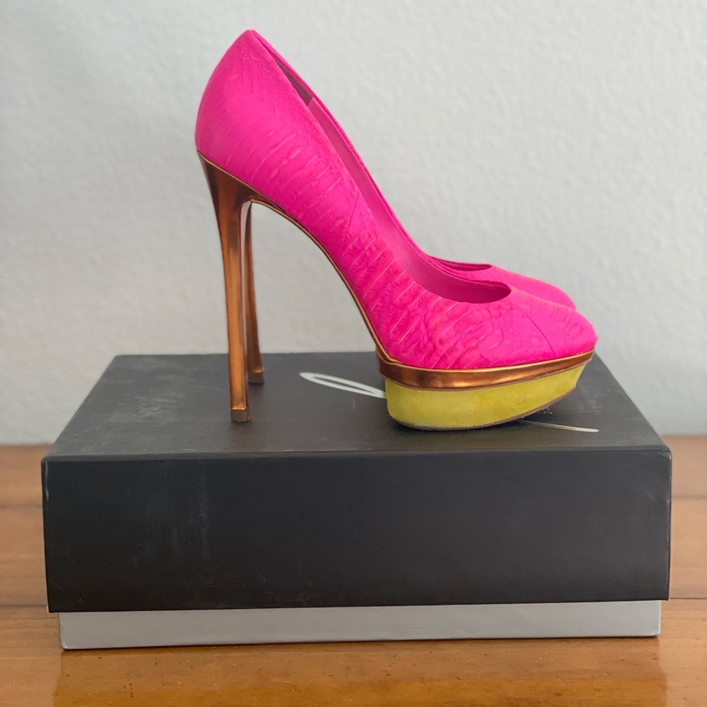 Brian Atwood hot pink platform heels - Picture 5 of 6
